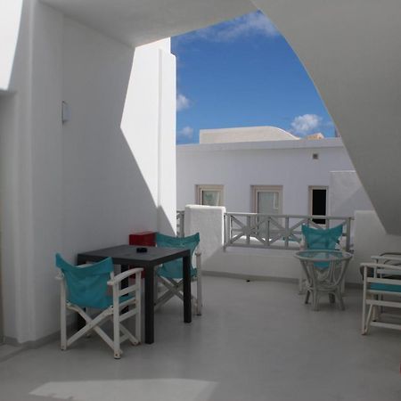 Fira Getaway - Economy Basement Rooms Exterior photo