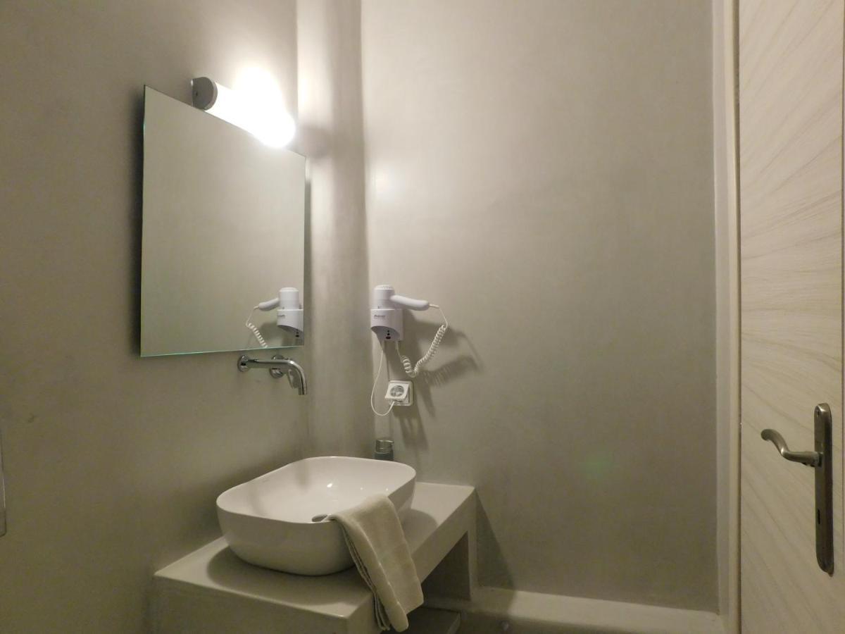 Fira Getaway - Economy Basement Rooms Exterior photo